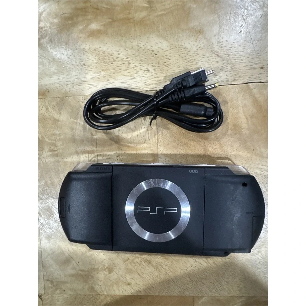 Sony psp 1001 Console Tested New Battery, Charger, No Memory Card Black Fat